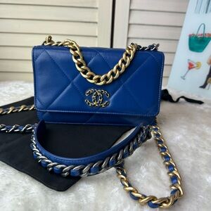 Chanel 19 wallet on chain